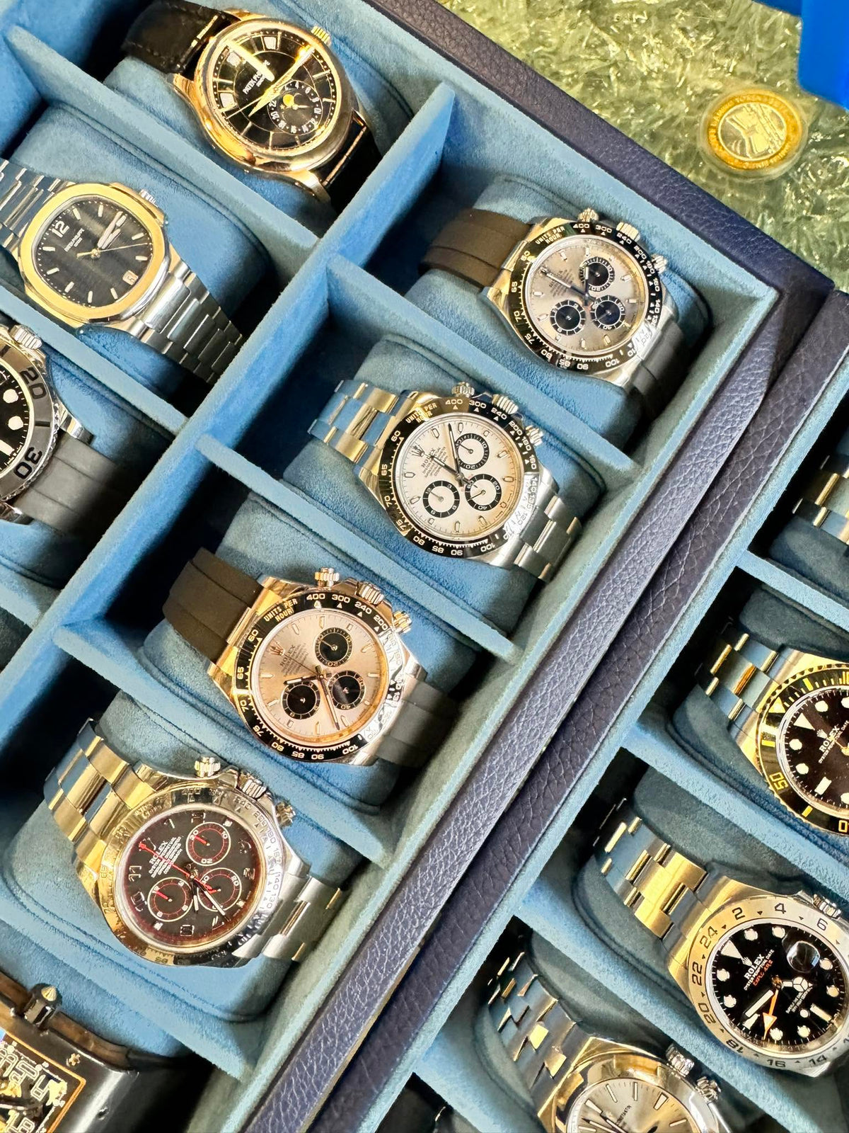 Plateau de montres de luxe chez Honos Watches