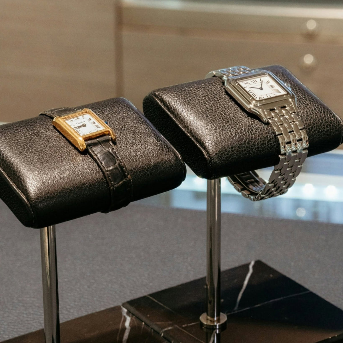 Montres Cartier sur présentoirs chez Honos Watches