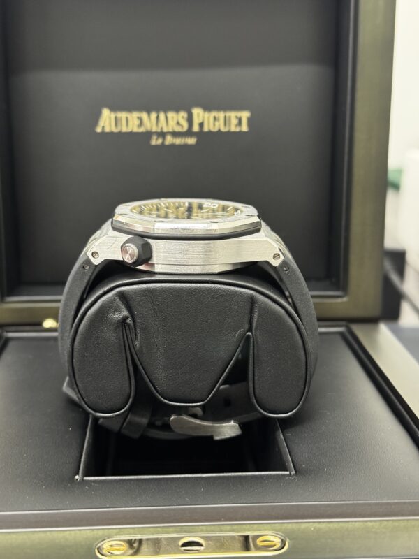 Audemars Piguet Royal Oak Diver Black – Image 4