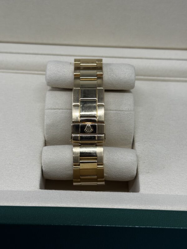 Rolex Yacht Master 40 Yellow Gold - Image 2