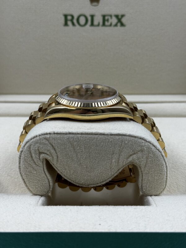 Rolex Day Date 36mm Yellow Gold - Image 2