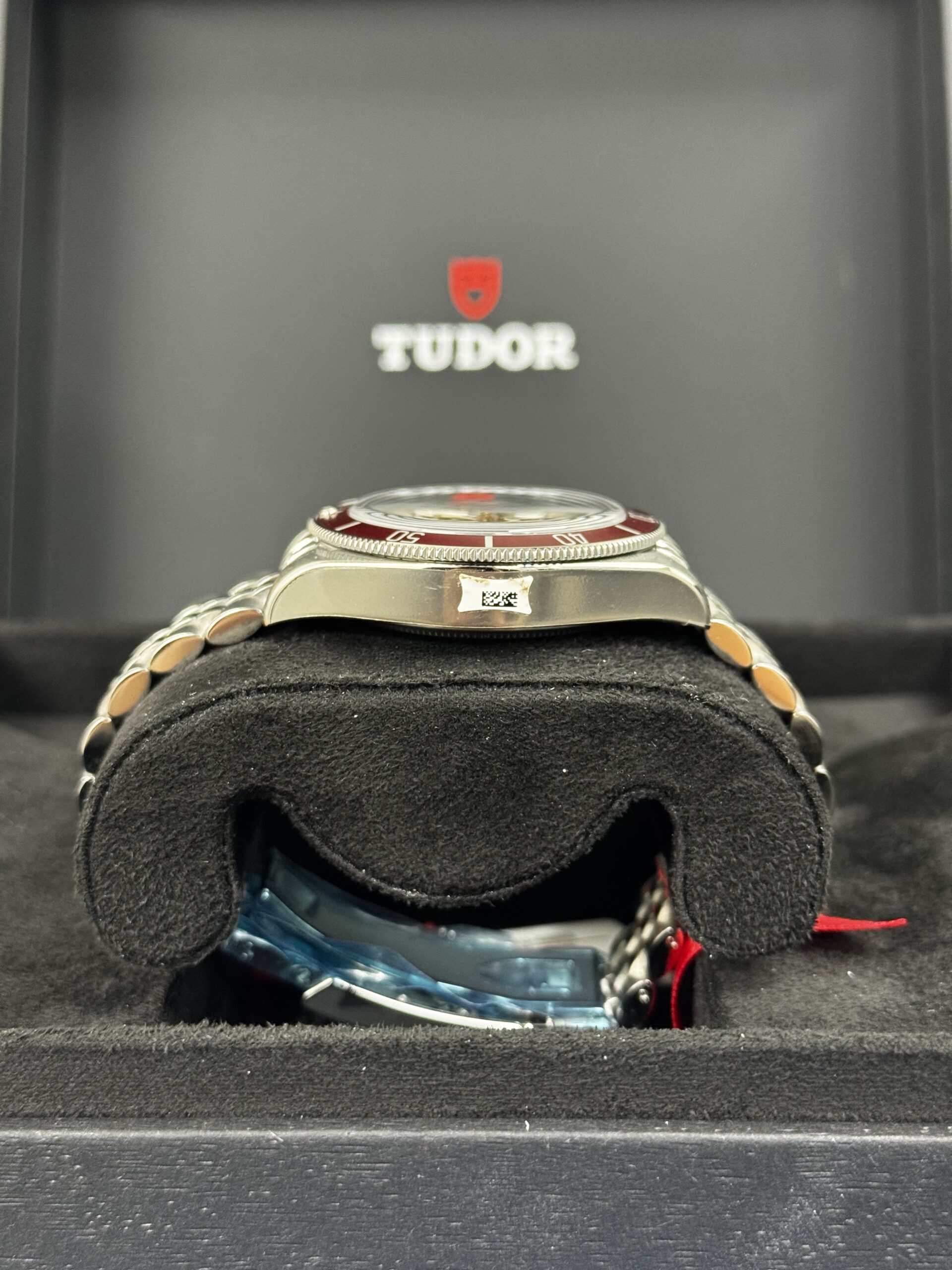 Tudor Black Bay 41 Burgundy *CONSIGNATION* – Image 2