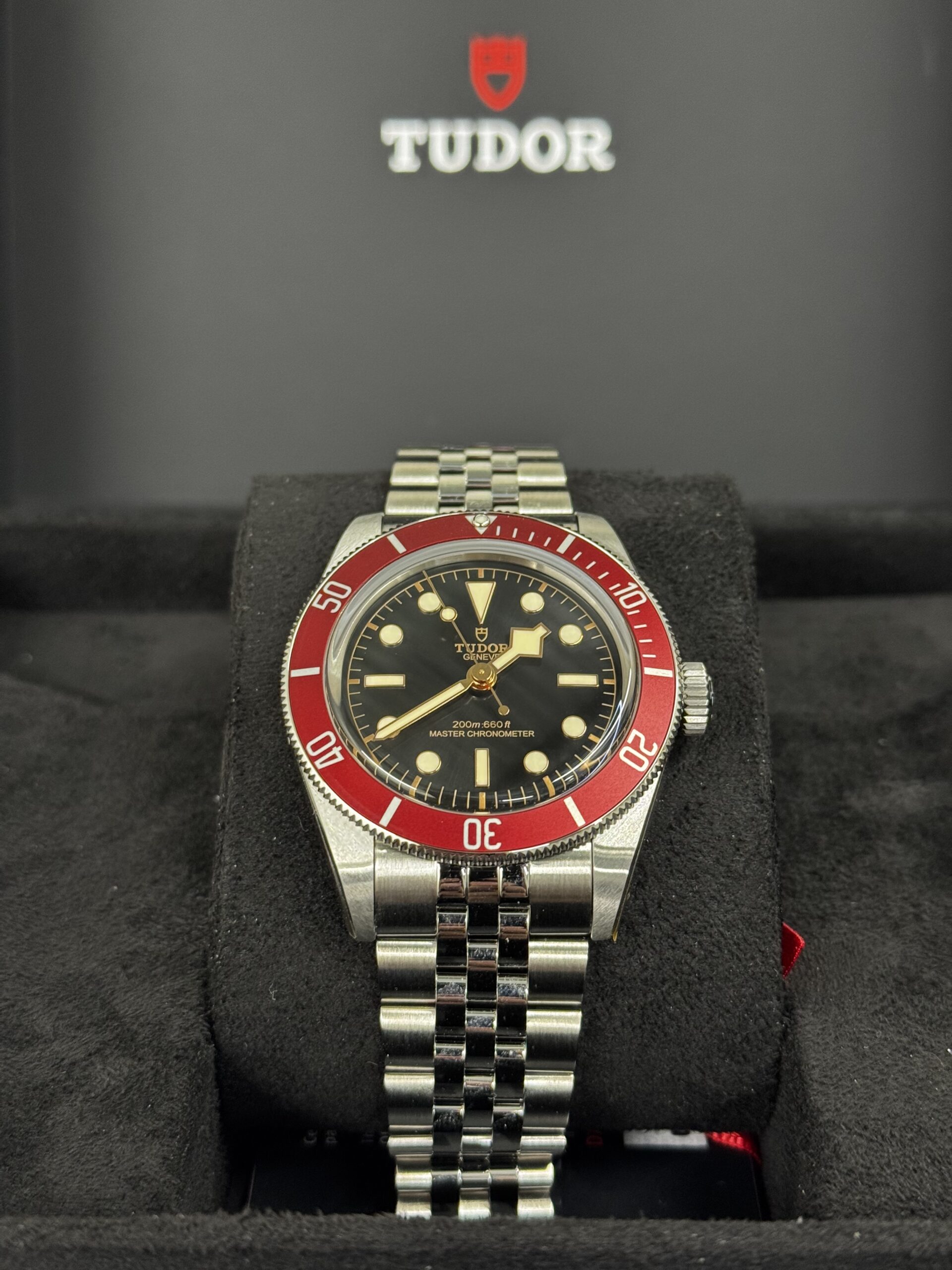 Tudor Black Bay 41 Burgundy *CONSIGNATION* – Image 3