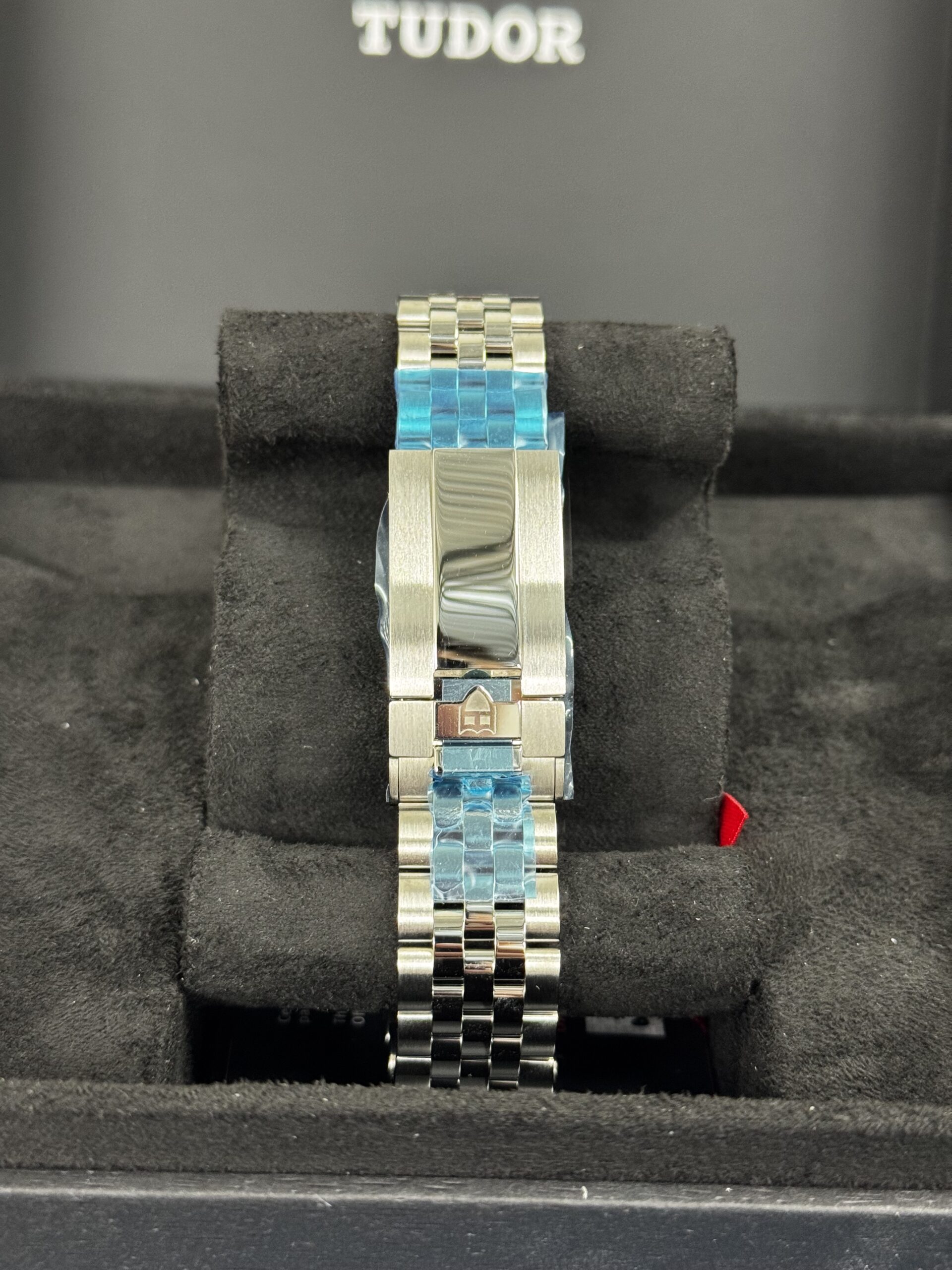 Tudor Black Bay 41 Burgundy *CONSIGNATION* – Image 6