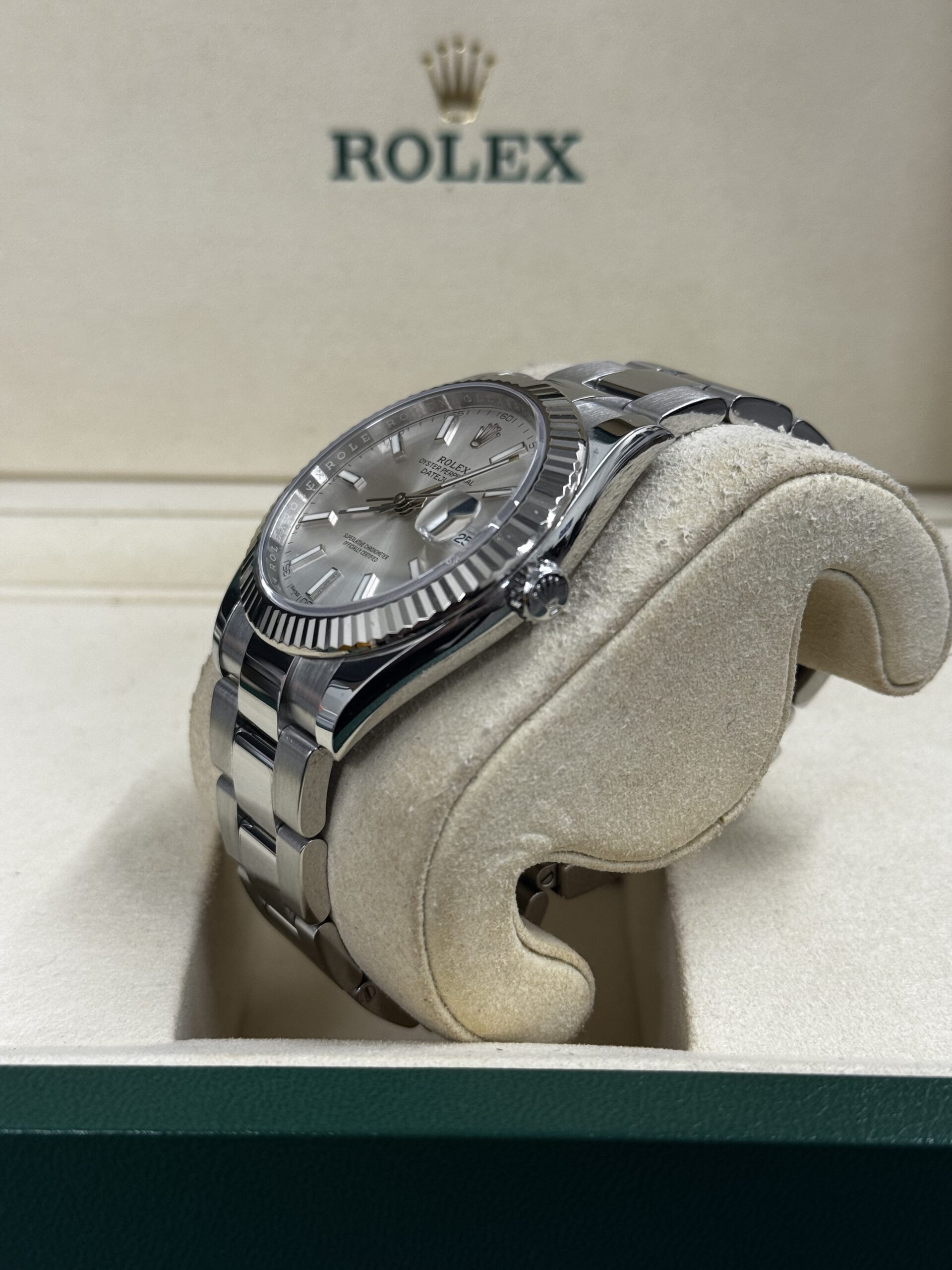 Rolex Datejust 41 Silver Dial - 126334 – Image 3