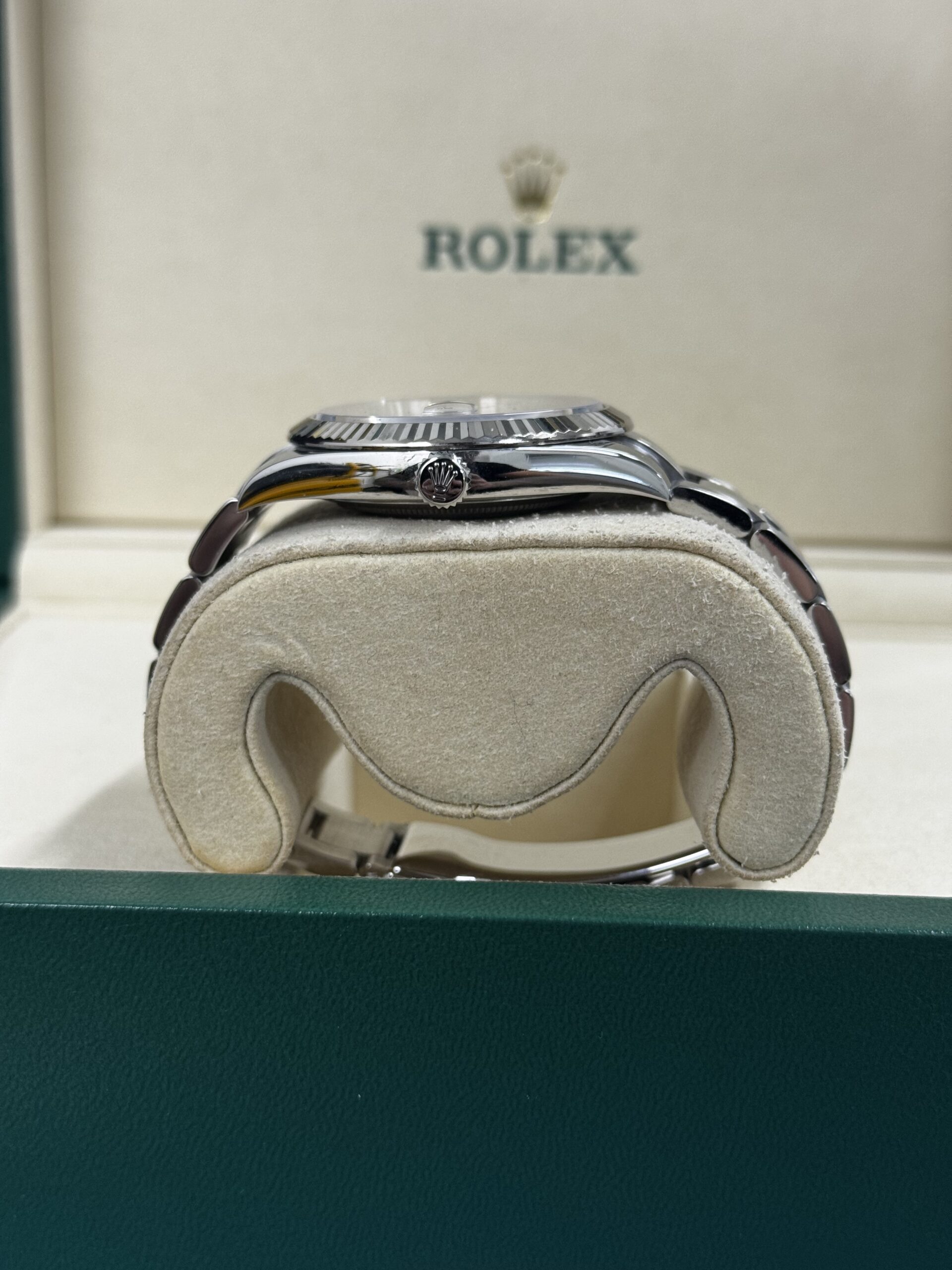 Rolex Datejust 41 Silver Dial - 126334 – Image 6