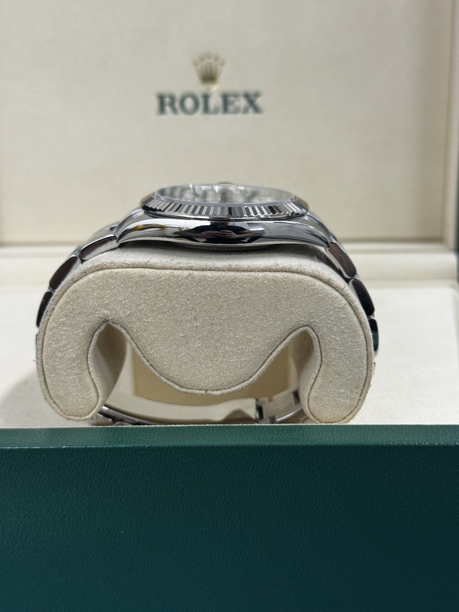 Rolex Datejust 41 Silver Dial - 126334 – Image 7