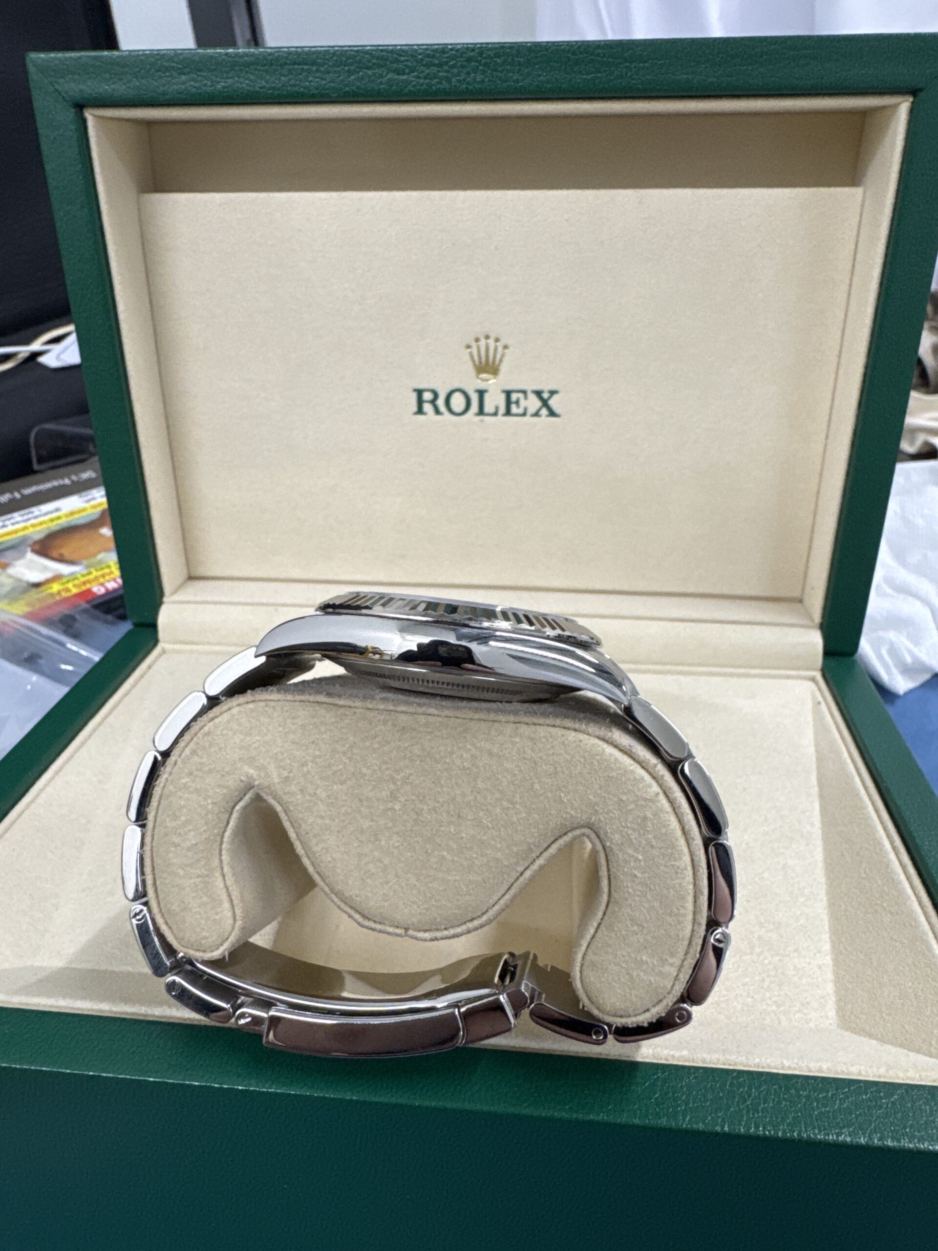 Rolex Datejust 41 Silver Dial - 126334 – Image 8