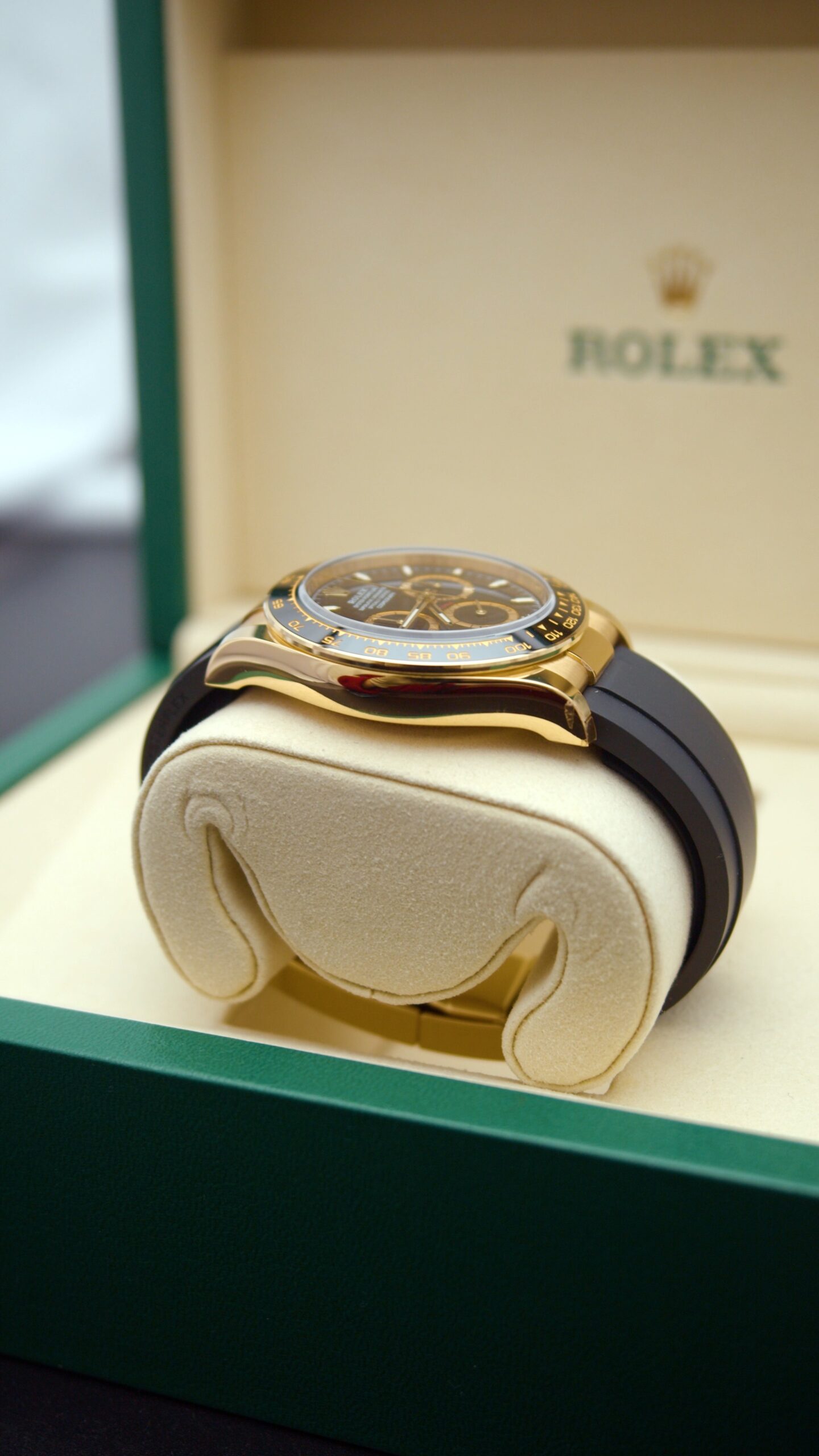 Rolex Daytona 18kt Yellow Gold Black Dial - 126518LN – Image 6