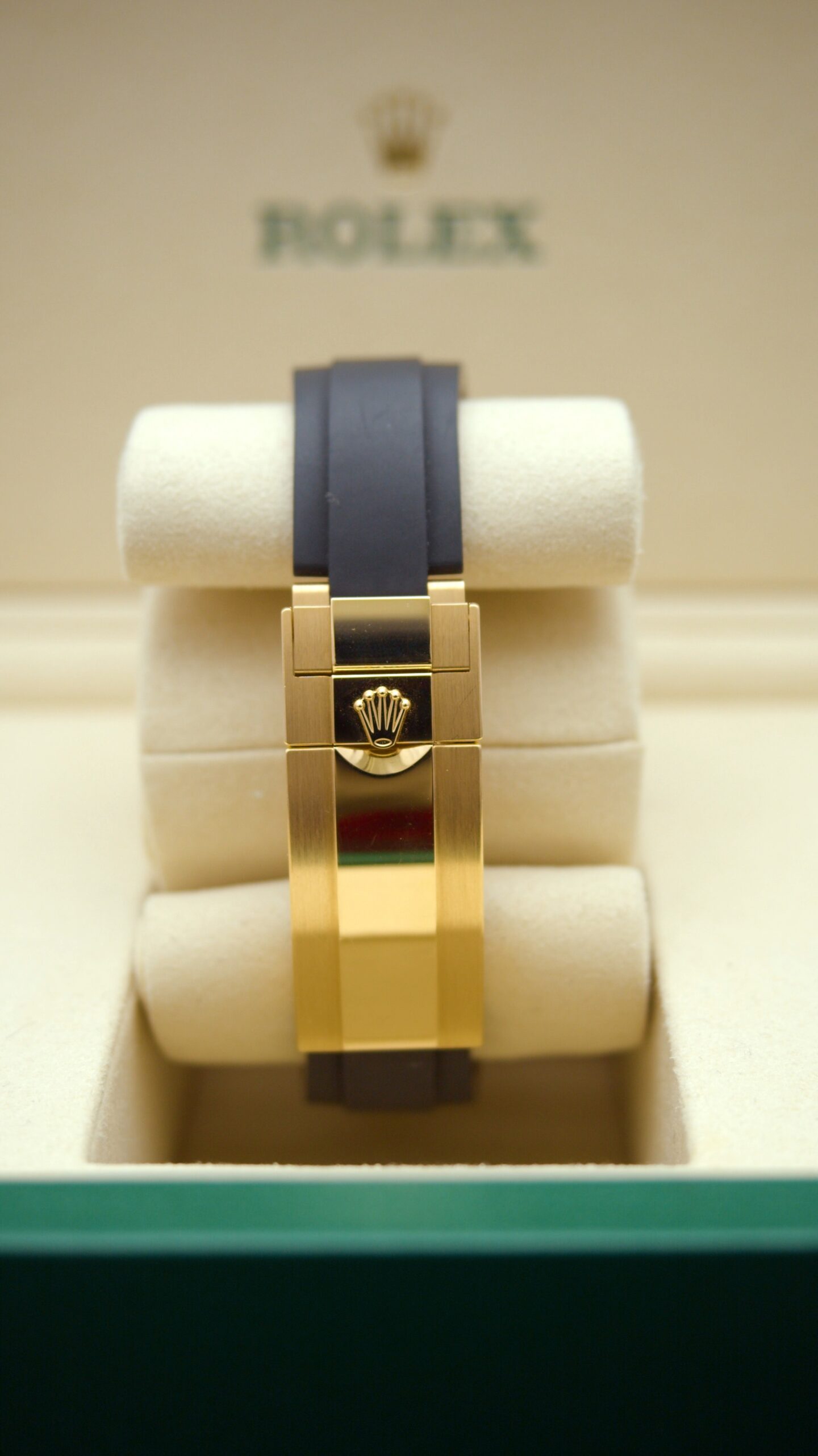 Rolex Daytona 18kt Yellow Gold Black Dial - 126518LN – Image 8